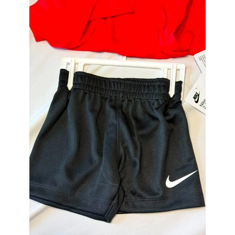 Nike Baby Boys 2-Piece Set T-Shirt & Shorts Red Black 